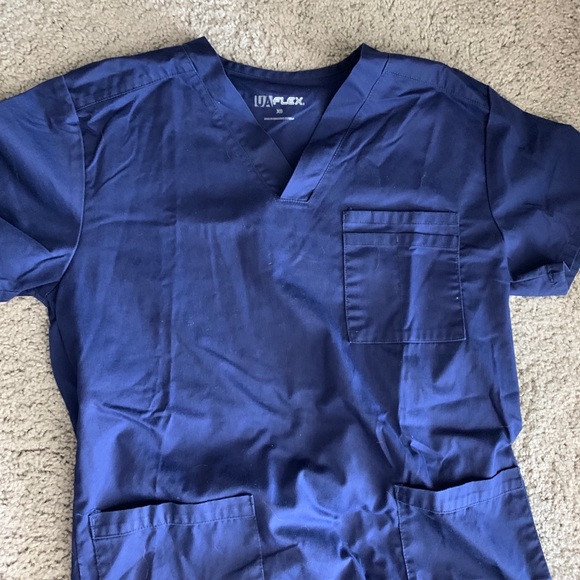 Two sets scrubs, size XS. Uniform advantage. - Picture 2 of 6